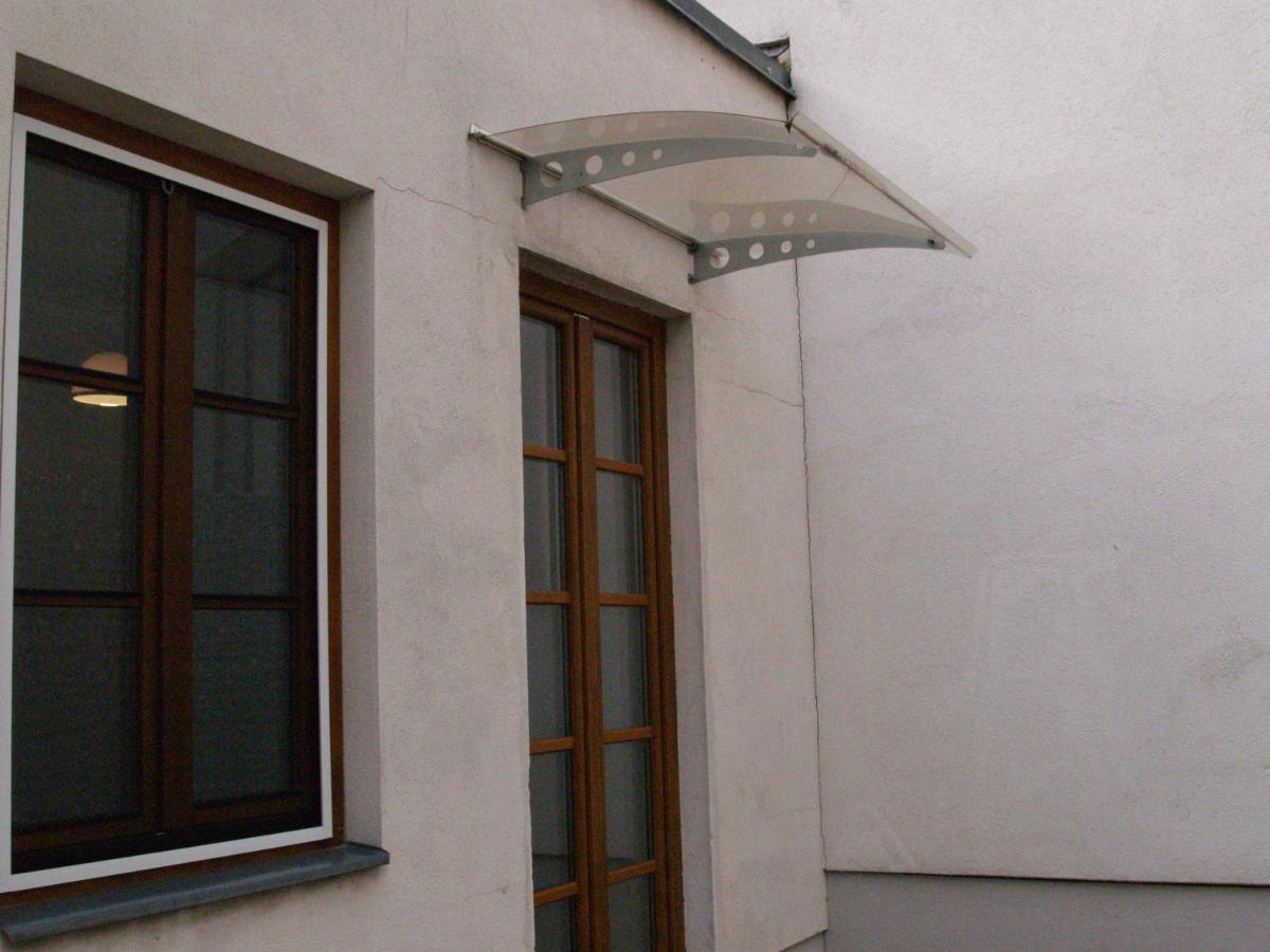 Lg Tiny Apartment Korneuburg Exterior foto