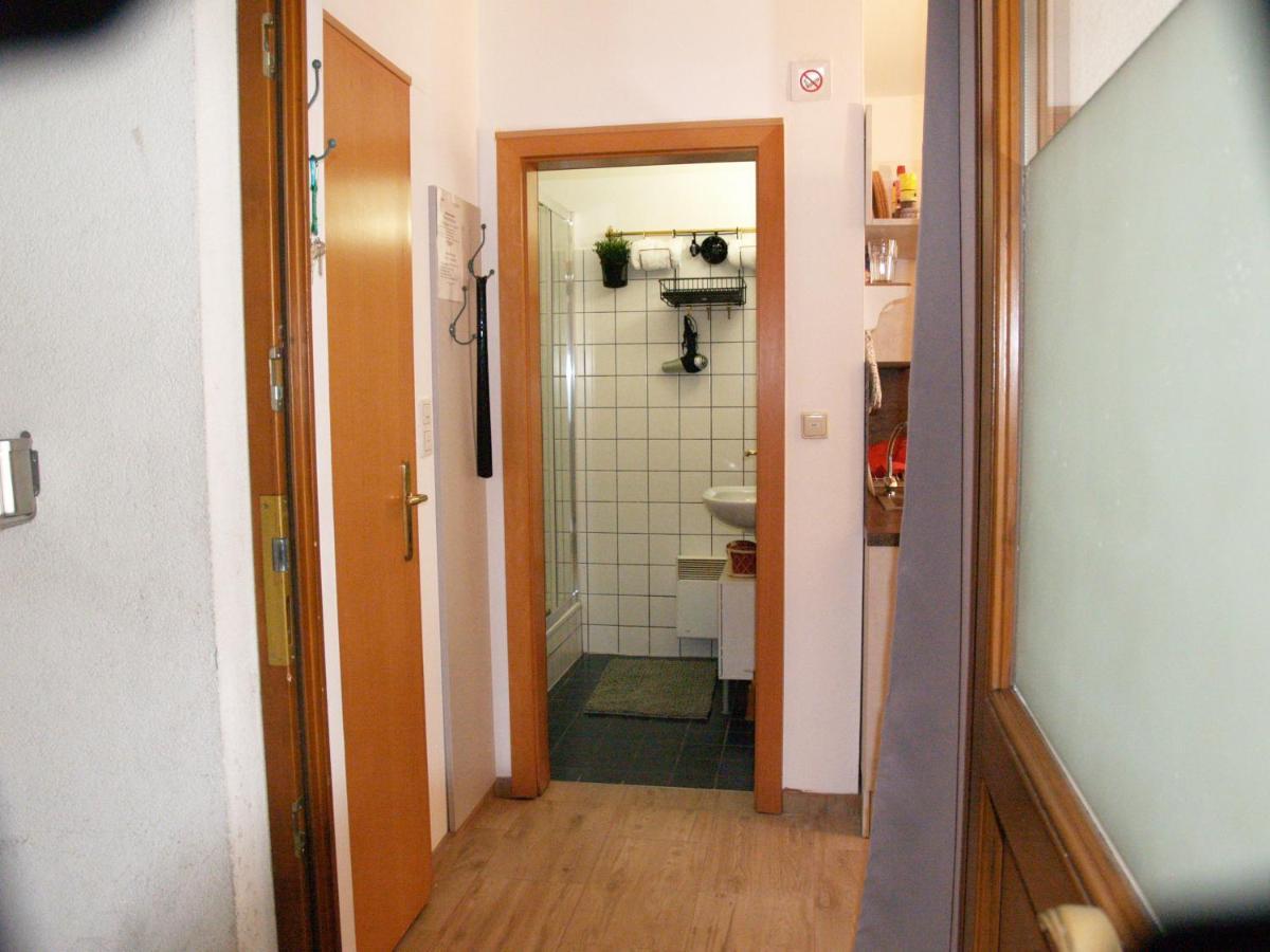 Lg Tiny Apartment Korneuburg Exterior foto